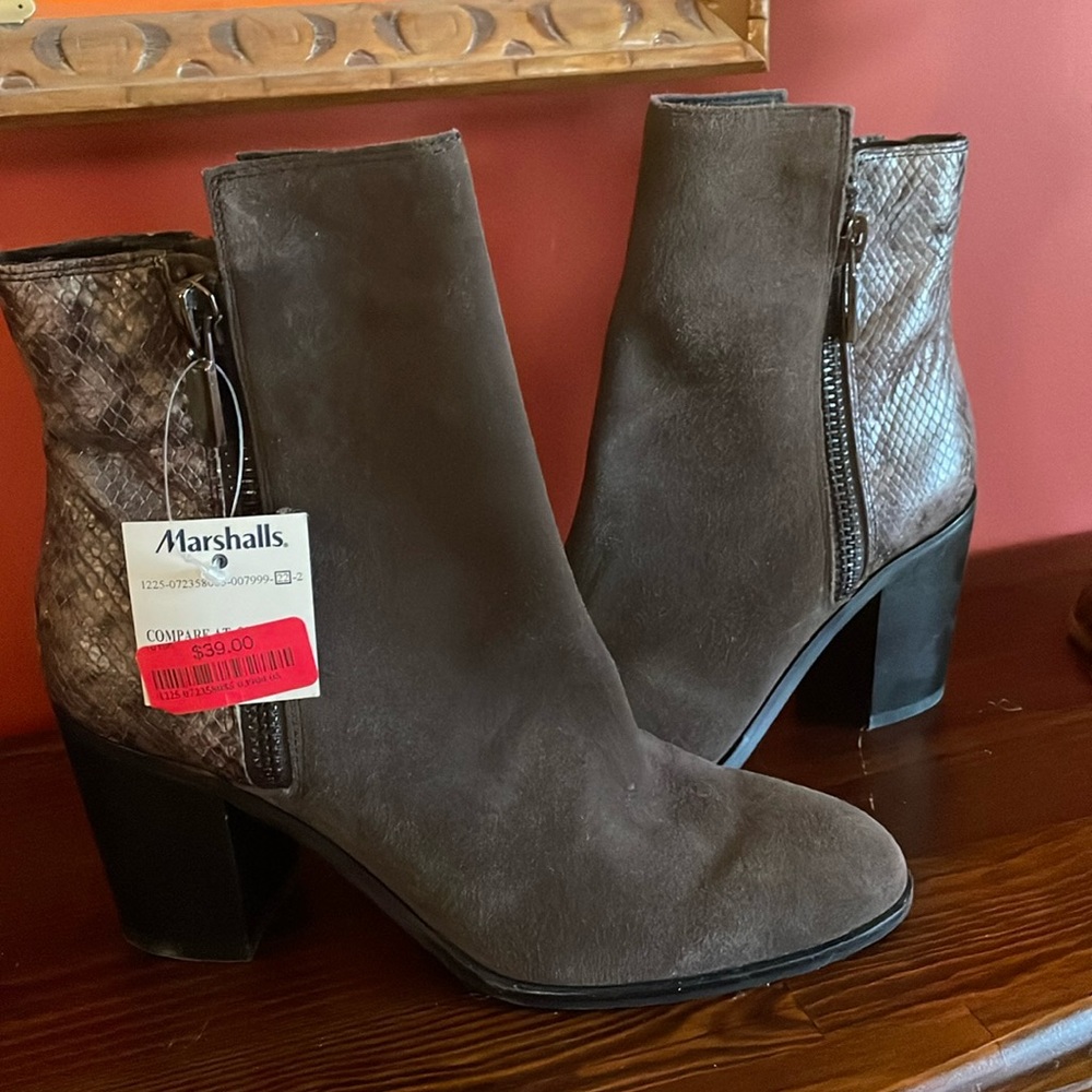 Beautiful new suede and snake skin pattern grey boots.